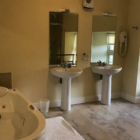 Warrensgrove Estate Guest house Crookstown
