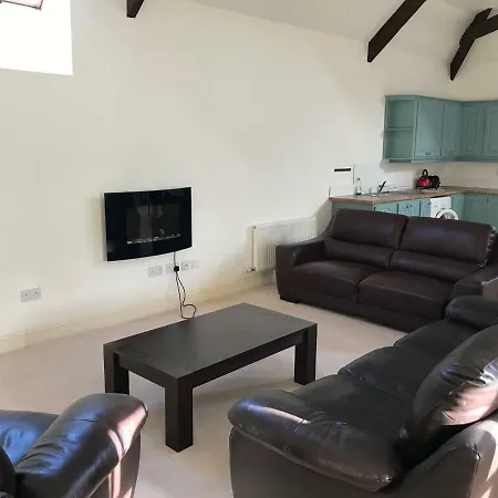 Warrensgrove Estate 4*