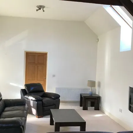 Πανσιόν Warrensgrove Estate 4*